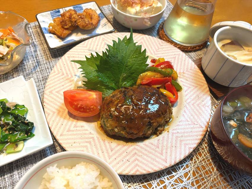 ニラハンバーグ 【献立写真】 ...