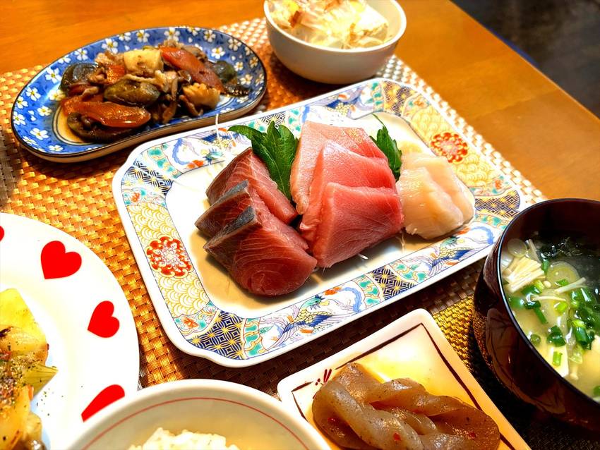 お刺身三種盛り(本マグロ、桜ぶ...