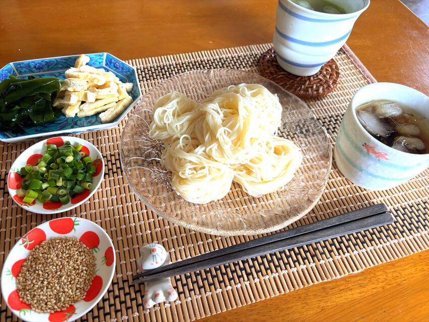 朝はそうめん