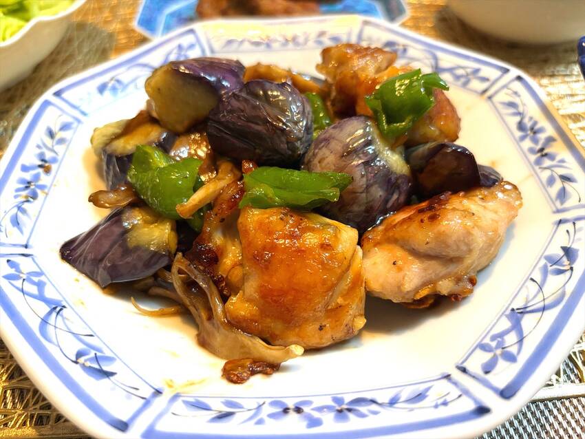 鶏もも肉と素揚げ茄子のニンニク...