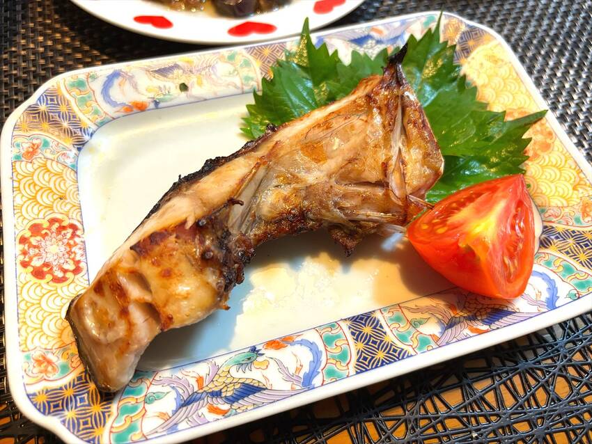 ハマチのカマの塩焼き...