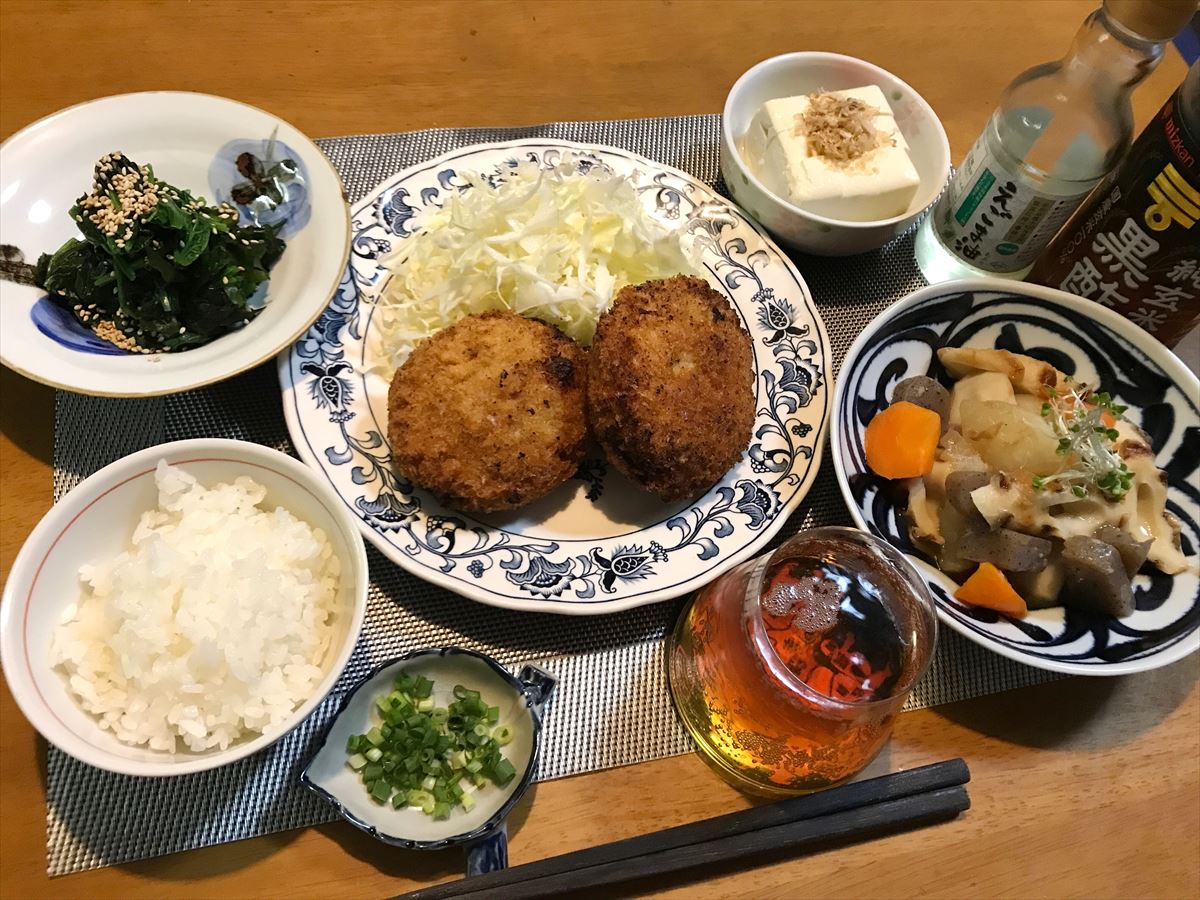 メンチカツ定食 今日の献立 豆腐 豆腐日記 毎日豆腐食べてます Bloguru