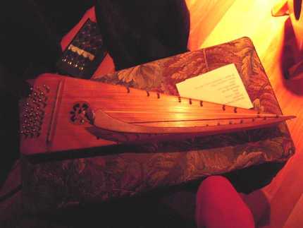 Bowed psaltery（...