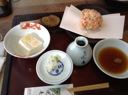 桜海老のかき揚げと豆腐と焼き味...