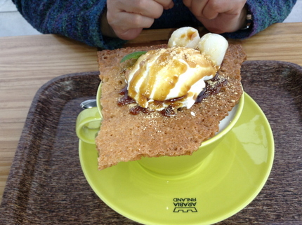カフェでお友達が頼んだ「ホワイ...