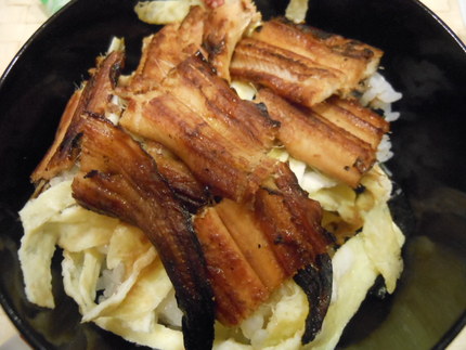 焼きアナゴ丼とボタン海老～♪　...