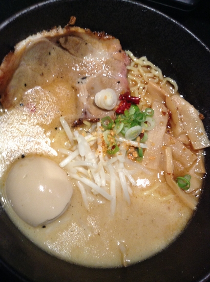 期間限定濃厚とんこつラーメン！