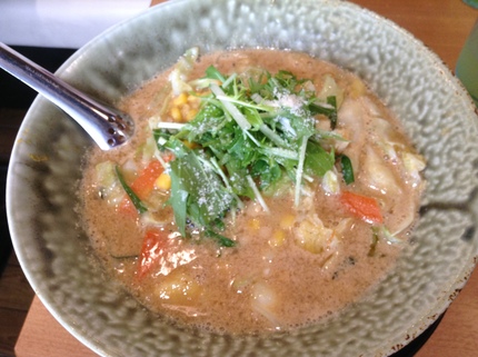 野菜は、キャベツ、人参、ジャガ...