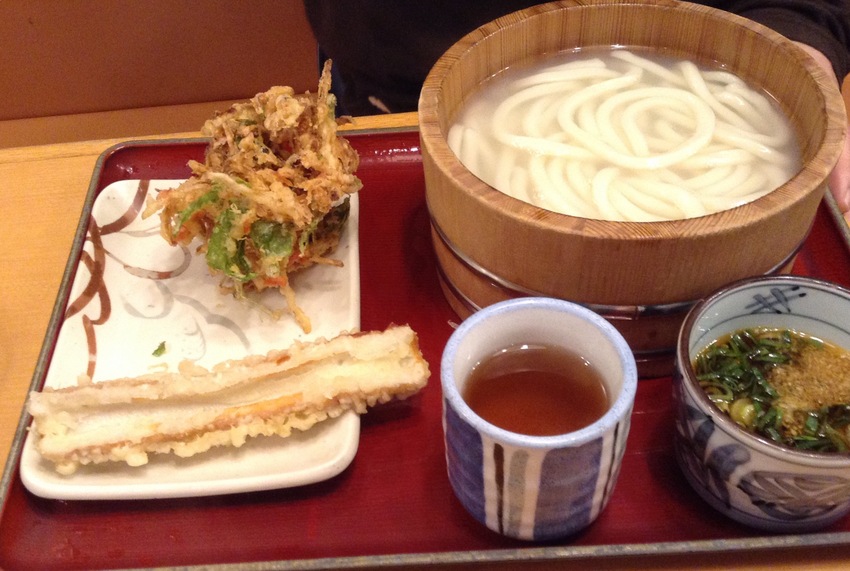 誰かさんは、かき揚げとちくわ天...