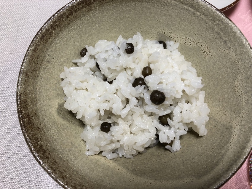 お友達のお庭で取れたむかごご飯...