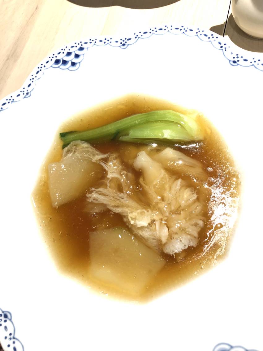 フカヒレの姿煮