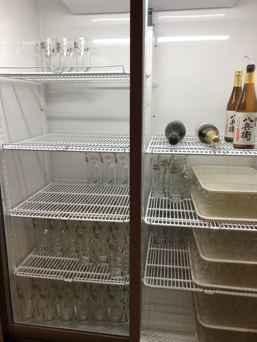 日本酒とビールジョッキが冷えて...