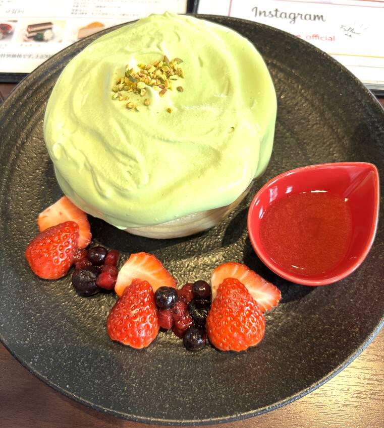 ピスタチオとベリーのパンケーキ...