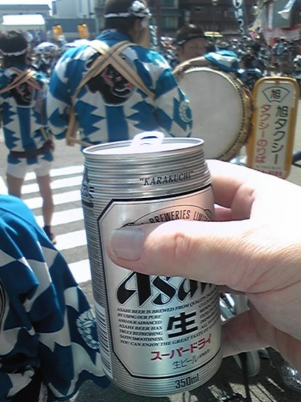 祭りにゃ酒...