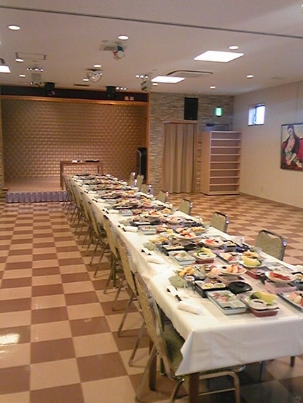 今から会食...