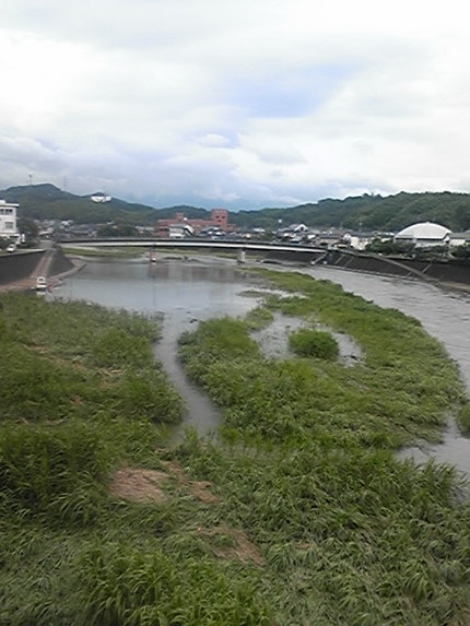 雨は止んだが...
