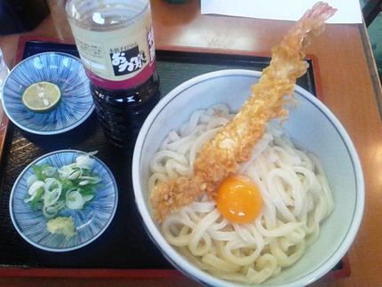 昼は讃岐うどん