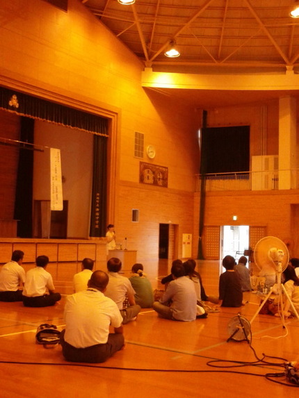 １学期授業参観及び教育講演会に...