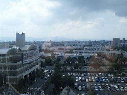 今日は熊本赤十字病院に...