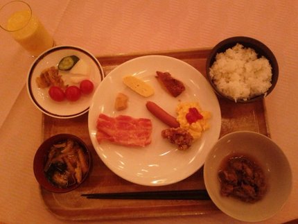 朝はバイキング