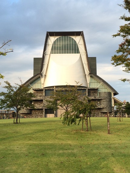 東静岡にそびえる建物