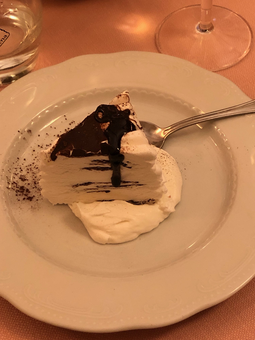 チョコレートケーキです
