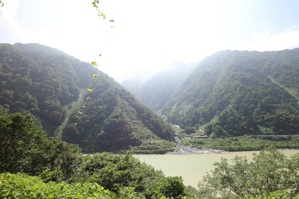 とちの湯が見えてきました。この...