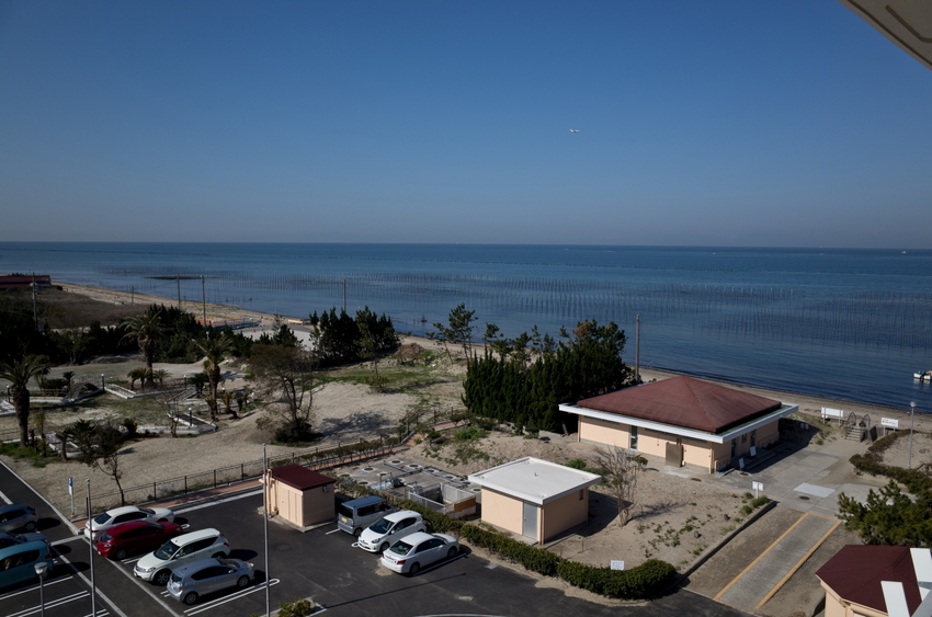 ピーカンの空と伊勢湾の海。 【...