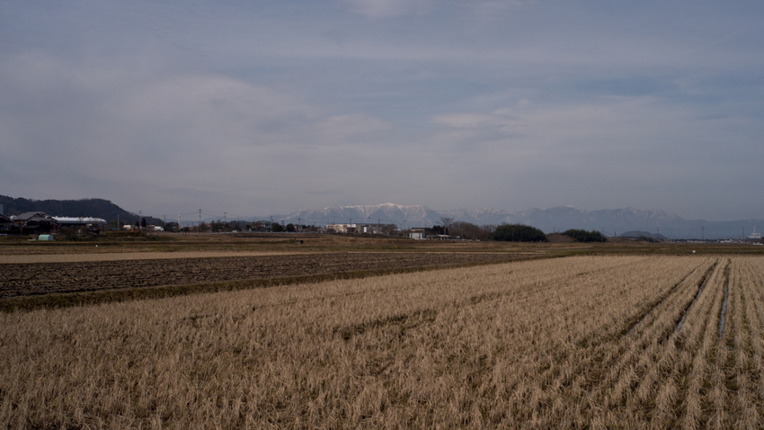 暖かかった一昨日の湖西の山々の...