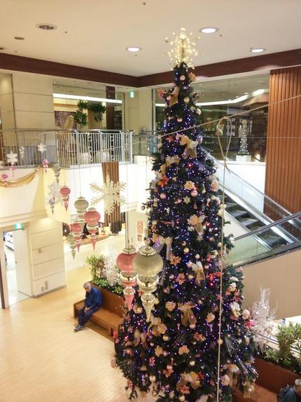 地元のデパート広場