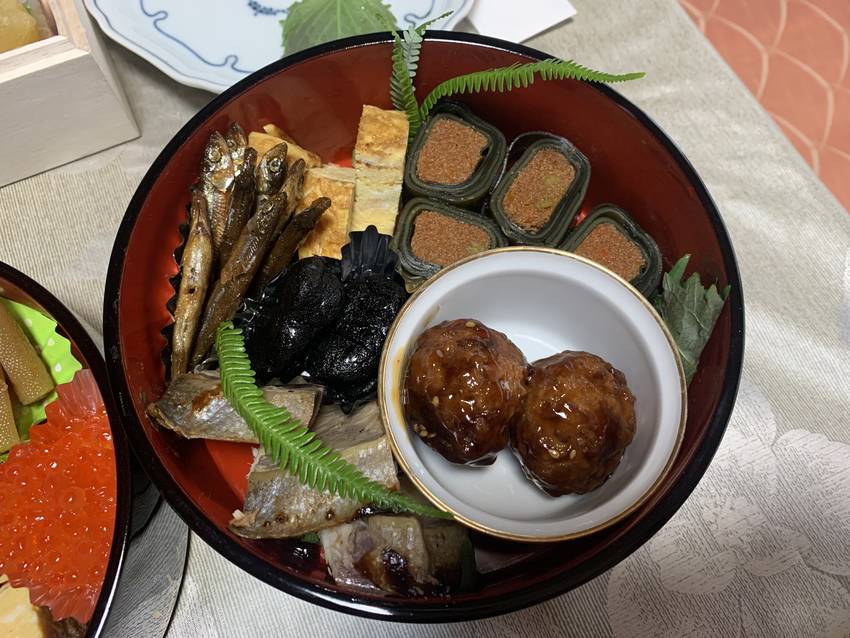 張り切りおせち