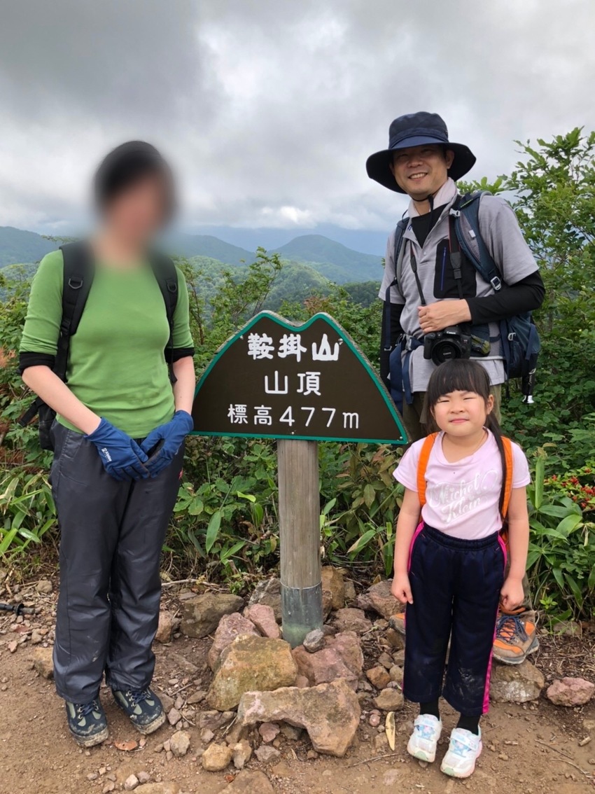山頂にて。 登頂まで1時間10...