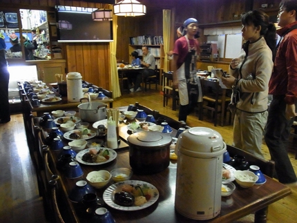 「燕山荘」にて・・・（夕食）
