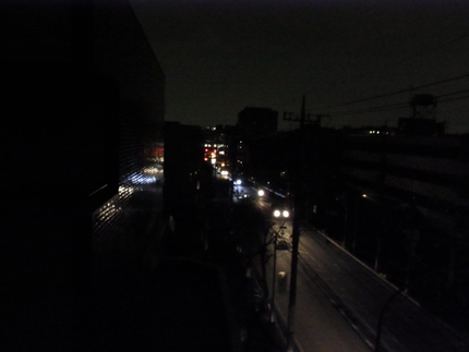 停電中の街は・・・。