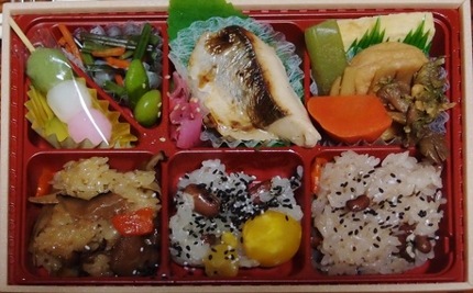 桜弁当・・・。