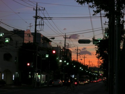 夕暮れの街・・・。