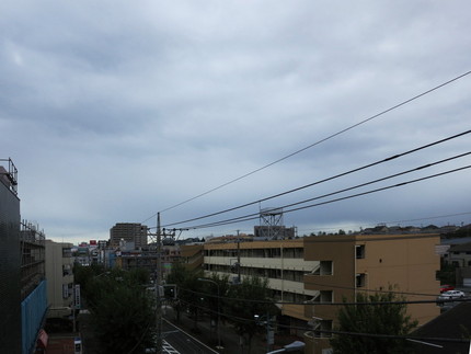 どんより曇り空です・・・。...