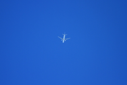 かなり澄んだ青空です・・・。...