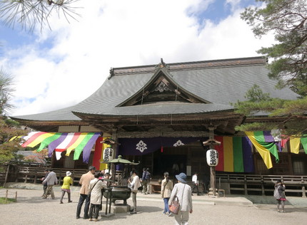 かなり巨大なつくりで、 カメラ...