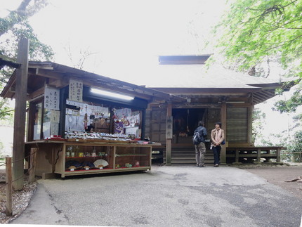「地蔵堂」です。 売店が隣接唯...