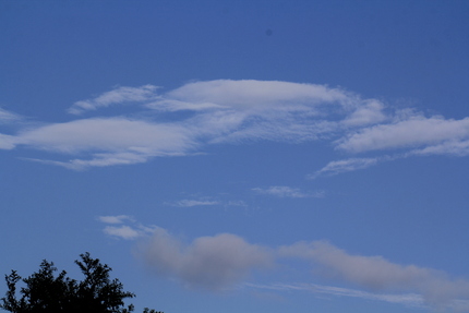 ちょっと雲が多めでしたが青空で...