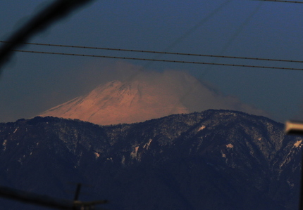 空は雲一つないですが、 富士山...