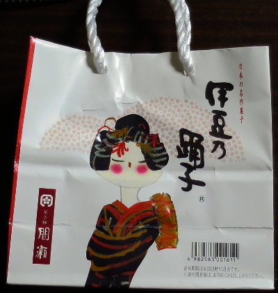 この絵が面白いです。 踊り子と...
