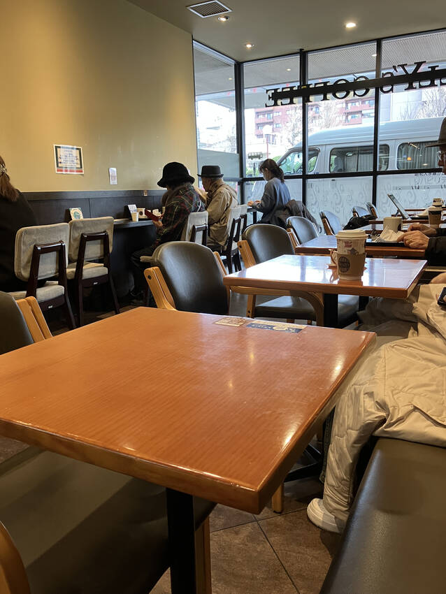 院内喫茶室にて