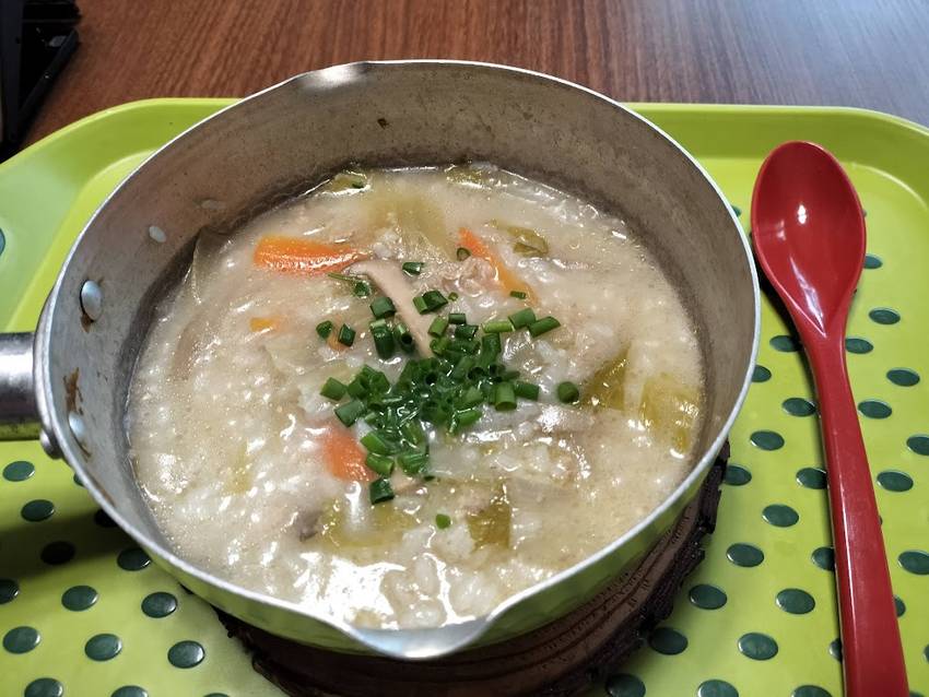 １人で　簡単昼食 昨日の豚汁の...