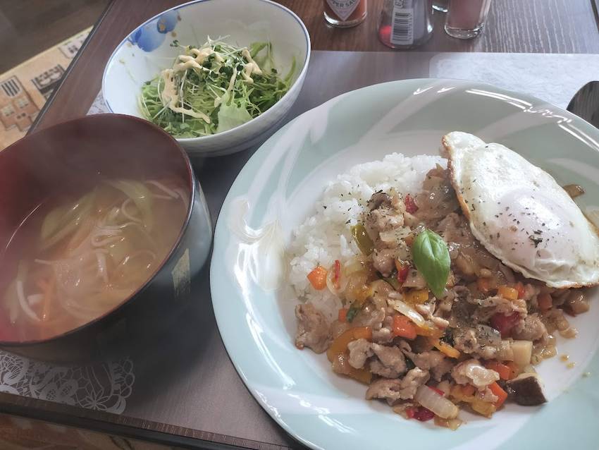 お昼ご飯　ガパオライス 息子の...