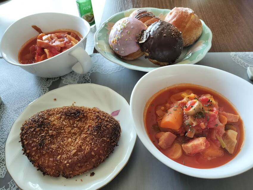 お昼ご飯 ★ カレーパン(チョ...