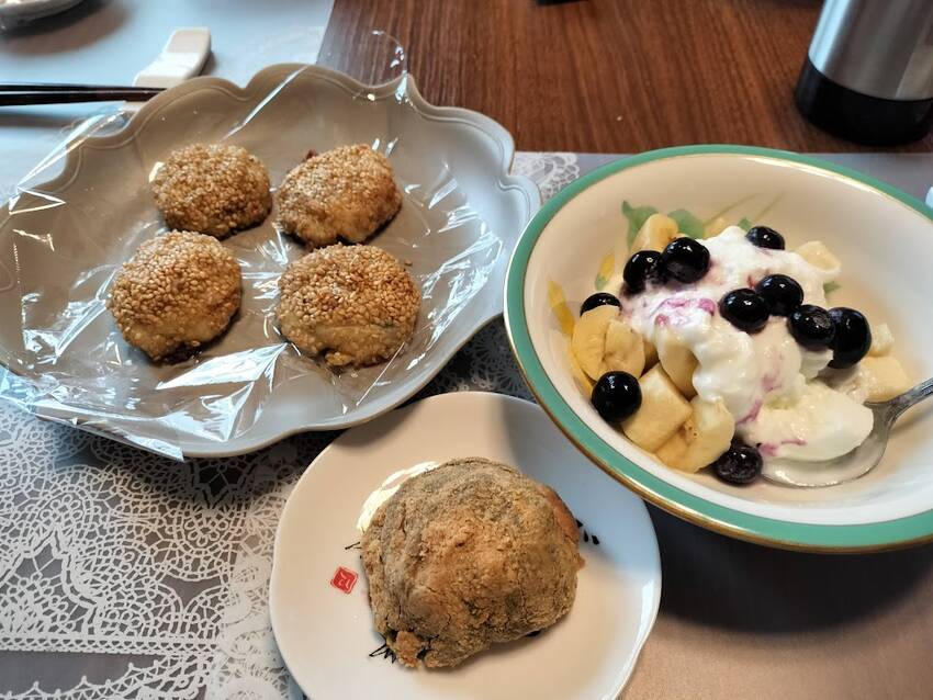 油で揚げない胡麻団子と抹茶大福...