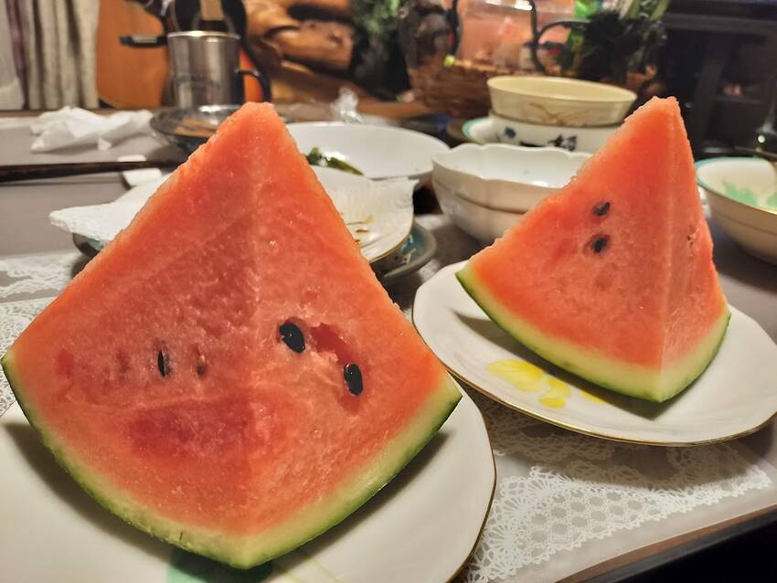 今年 初物のスイカ 皮が薄く ...