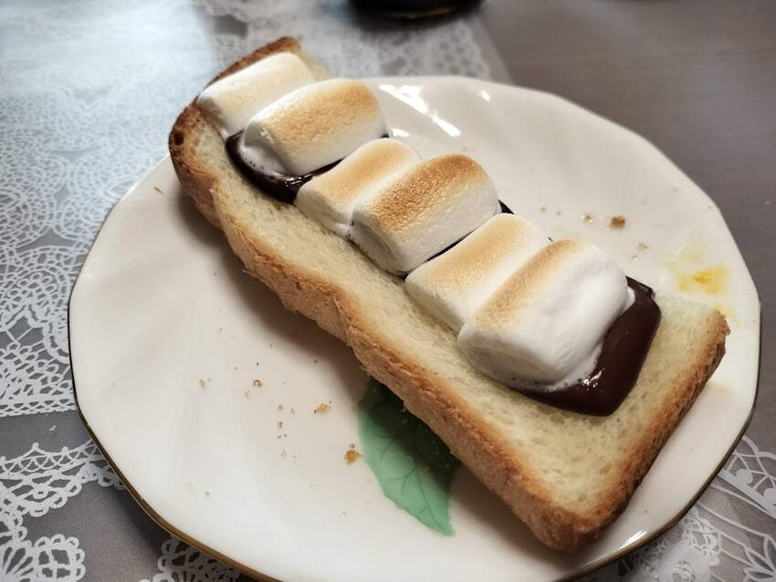 チョコマシュパン 食パンの上に...